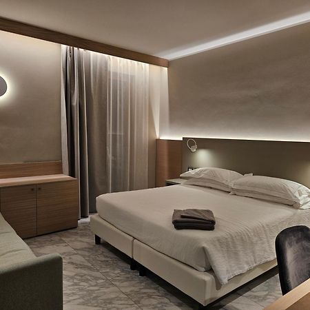 Hotel Porto Roca Μοντερόσο αλ Μάρε Εξωτερικό φωτογραφία
