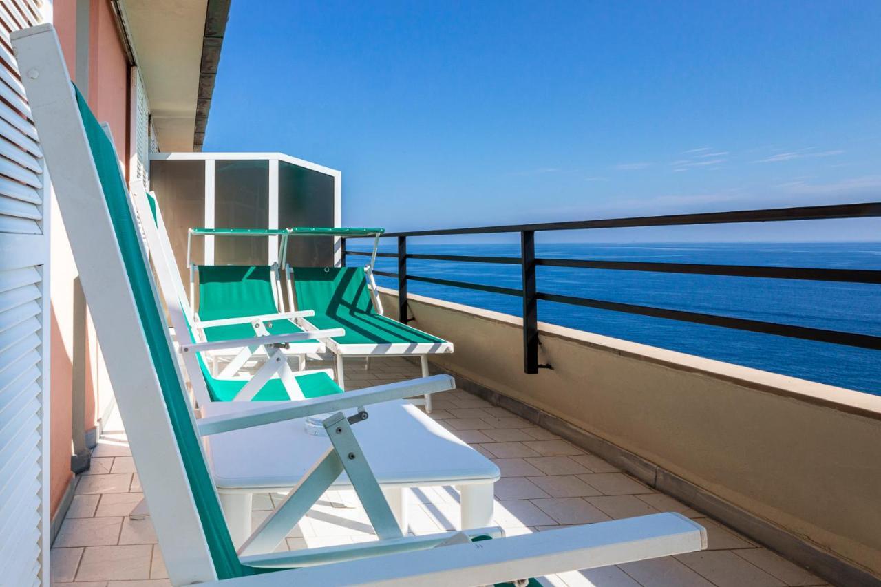 Hotel Porto Roca Μοντερόσο αλ Μάρε Εξωτερικό φωτογραφία