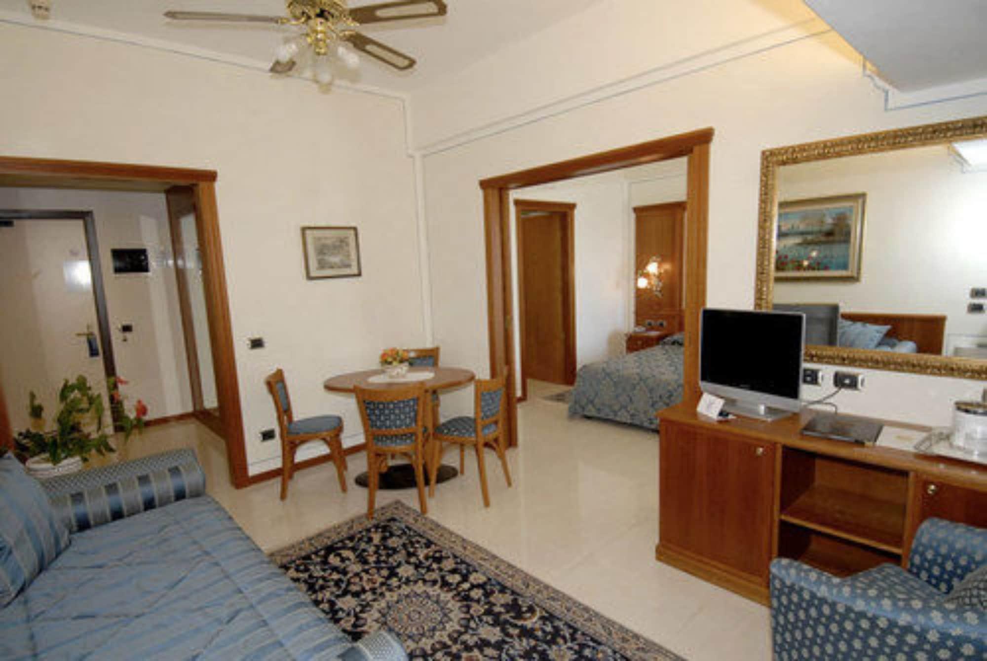 Hotel Porto Roca Μοντερόσο αλ Μάρε Εξωτερικό φωτογραφία